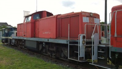290 001