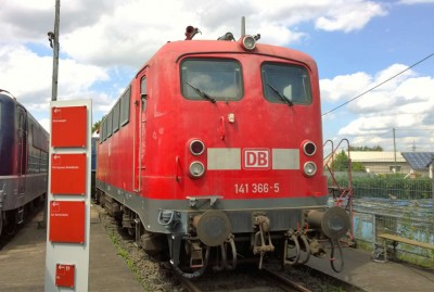 141 366