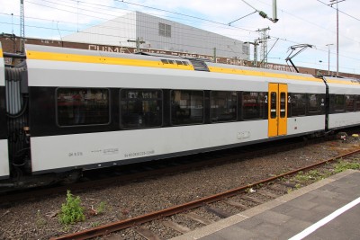 4 D-ERB 828 225-3 2015-05-07 Düsseldorf IMG_1735.JPG