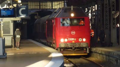 der skal 2 Lokomotivførere/instruktører på, når de Kongelige skal ud og køre med tog