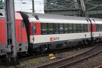 2 CH-SBB 61 85 20-90 213-0 Bpm 2015-05-07 Köln IMG_1515.JPG