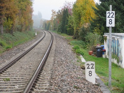 Hektometersten og -tavle ved Bodenseegürtelbahn omkring Überlingen. Foto: Wikipedia.