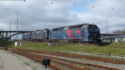 1 DSB ME 1522 2017-04-07 Arg som M 6649 Gb-Ar P1180386.JPG