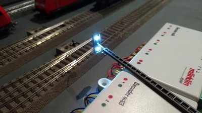 1.5k_ohm_resistor_m83_led_light_b.jpg