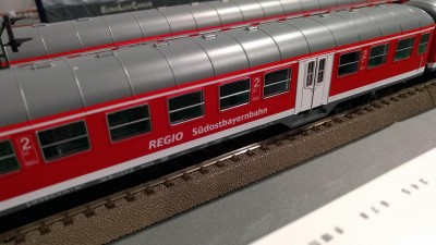 Rotling med Südostbayernbahn logo på siden.