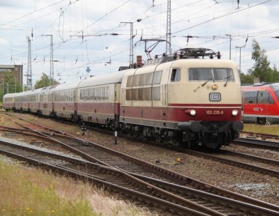 103-235-8-mit-tee-rheingold-koeln-602658.jpg