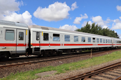 10 D-DB 61 80 85-94 436-0 Arkimmbz 2020-07-20 Niebüll IMG_1642.JPG