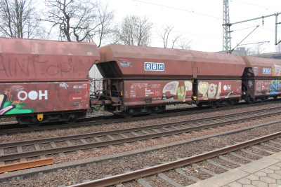 29 D-RBH 81 80 664 0 151-3 Falns 2019-04-05 Hamburg-Harburg IMG_7460.JPG