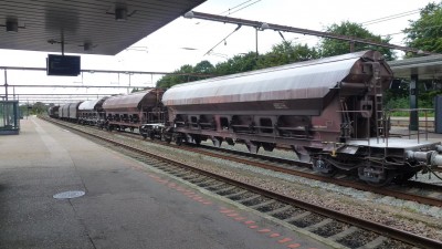 3 DB tads, 3 CFL el SNCF shimms 1 DB el. CFL Res, 1 DB hbillns, 1 CFL el SNCF  shimms og til sidst en tankvogn