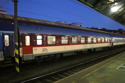 5 SK-ZSSK 61 56 29-70 016-7 Bpeer 2022-07-19 Prag Hbf IMG_7234.JPG