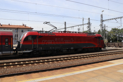 3 A-ÖBB 1216 230-3 2022-07-17 Prag Hbf IMG_6972.JPG