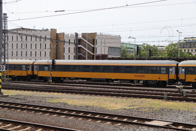 5 A-RJ 61 81 59-90 061-1 Bcmz 2022-07-18 Prag Hbf IMG_7130.JPG