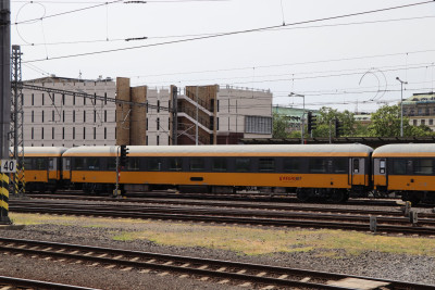 7 A-RJ 61 81 59-90 067-8 Bcmz 2022-07-18 Prag Hbf IMG_7132.JPG