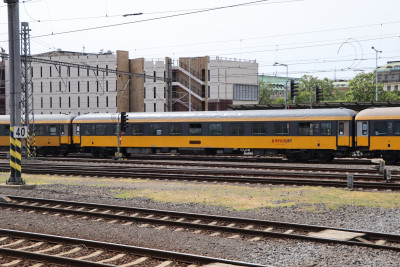 15 A-RJ 61 81 50-91 005-6 Bcmz 2022-07-18 Prag Hbf IMG_7141.JPG