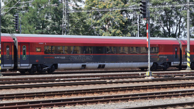 5 A-ÖBB 73 81 22-90 331-8 Bmpz 2022-07-18 Prag Hbf IMG_6989.JPG