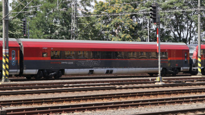 7 A-ÖBB 73 81 84-90 131-7 Bmpvz 2022-07-18 Prag Hbf IMG_6991.JPG