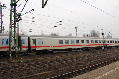 4 D-DB 61 80 85-94 421-2 ARkimmbz 2019-04-05 Hamburg-Harburg IMG_6938.JPG