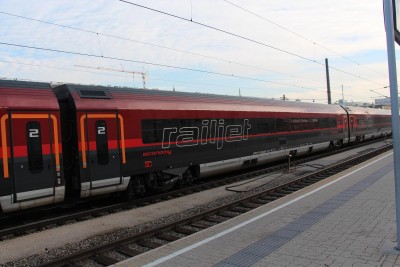 5 A-ÖBB 73 81 22-90 323-5 Bmpz 2013-10-08 Wien West Bhf IMG_4379.JPG