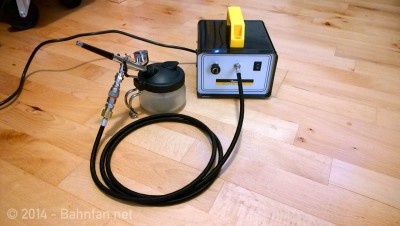 Airbrush fra Biltema og kompressor fra Revell