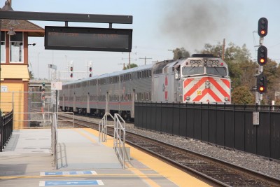 8  Caltrain F40PH-2CAT 905 2014-03-14 Santa Clara IMG_6285.JPG