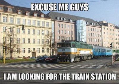 Excuse me! I'm looking for the train station!