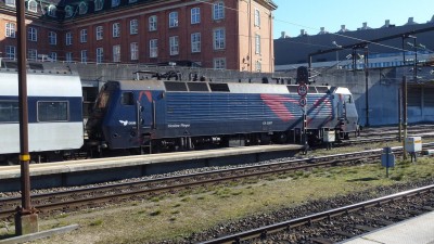 5 DK-DSB EA 3007 2015-03-11 KH med RØ 4126 P1140315.JPG