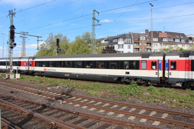 9 CH-SBB 61 85 20-90 219-7 Bpm 2015-05-04 Düsseldorf IMG_0625.JPG