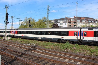 10 CH-SBB 61 85 20-90 321-1 Bpm 2015-05-04 Düsseldorf IMG_0626.JPG
