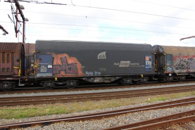 24 A-ÖBB 35 81 467 7 121-9 Shimmns 2015-06-09 Pa IMG_2220.JPG