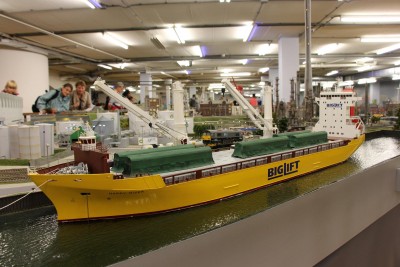 Big lift Skib, som er ved at laste-losse class 66 lokomotiver
