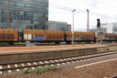 3 S-TWA 24 74 421 8 068-0 Laaiis 2015-05-05 Duisburg IMG_1009.JPG