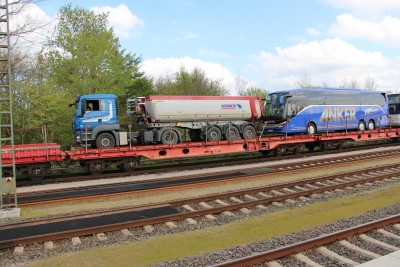 16 DB 65 80 980 4 003-8 DD vogn E 2015-05-08 Niebüll IMG_1998.JPG